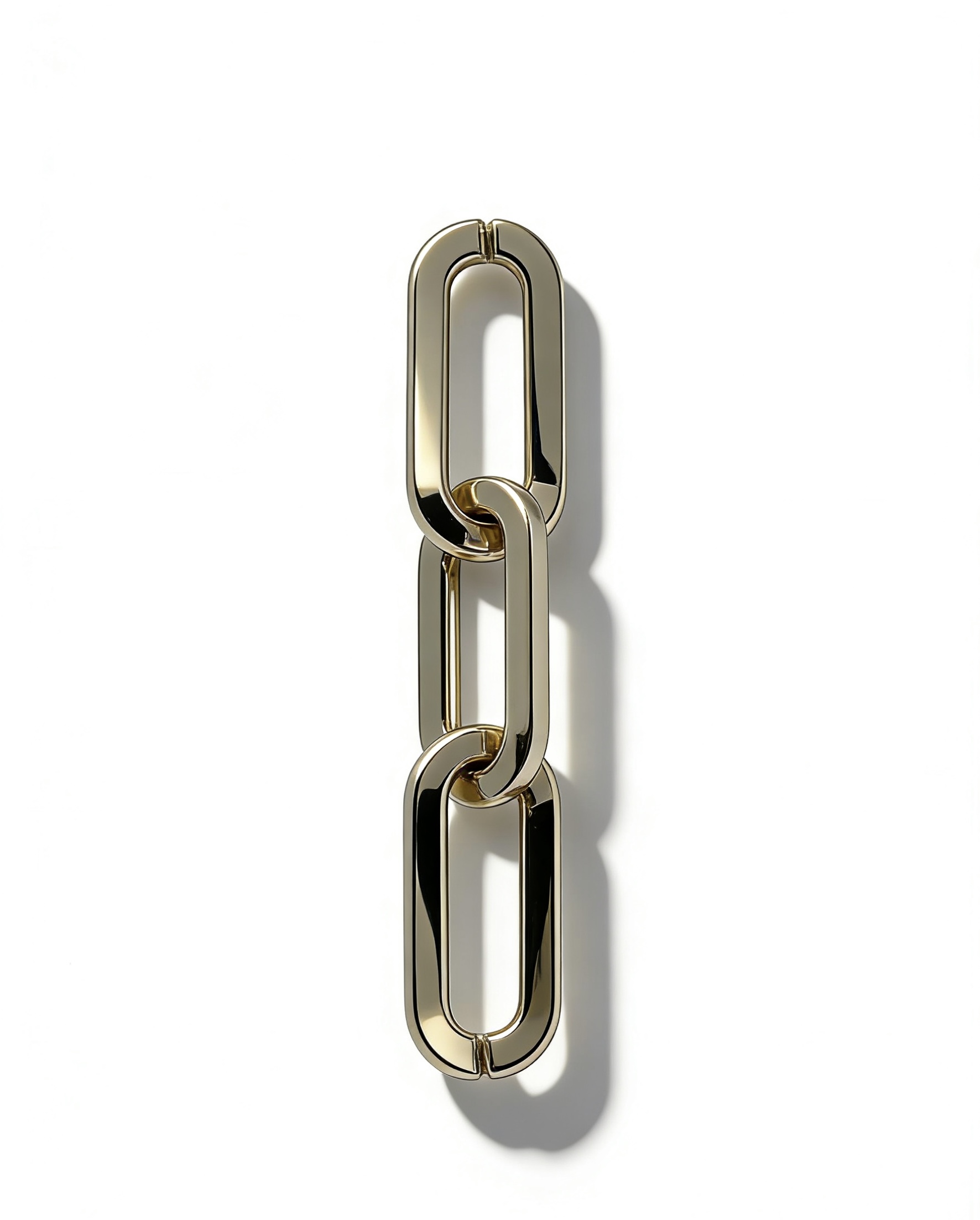 High-end mirror-polished light gold chunky elongated oval link chain for luxury bag handles and modern strap extenders, custom OEM manufactured by Wahkoi Metal.