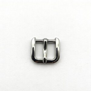 High-end mirror-polished silver softly curved rounded pin buckle and single prong strap adjuster for modern luxury bags, custom OEM manufactured by Wahkoi Metal.